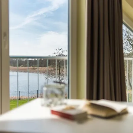 Luxus-see-domizil Mit Sauna, Kamin Und Boot-130 Qm Fuer 6 Personen Casa de Férias *