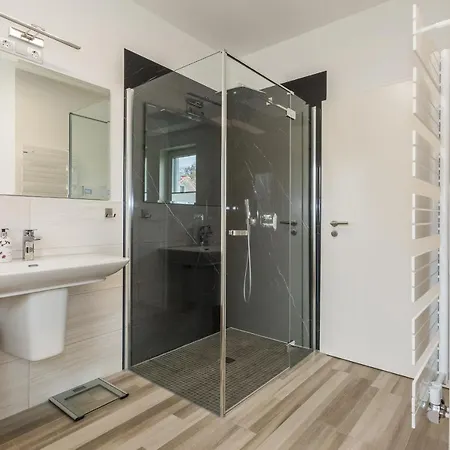 Holiday home Luxus-see-domizil Mit Sauna, Kamin Und Boot-130 Qm Fuer 6 Personen