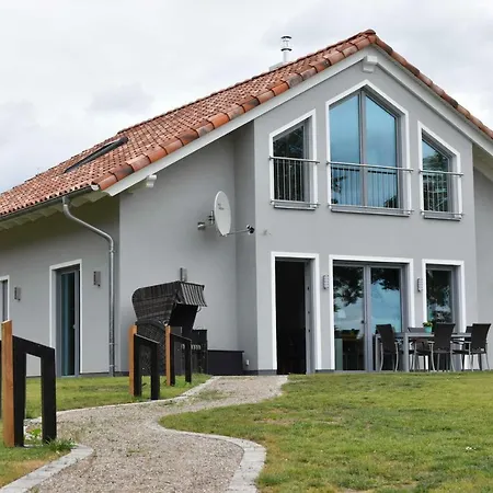 Luxus-see-domizil Mit Sauna, Kamin Und Boot-130 Qm Fuer 6 Personen Casa de Férias Krakow am See